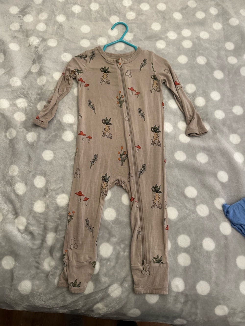Kyte BABY Beige Mushroom & Plant Print Footed One-Piece